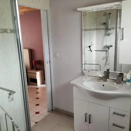 Villa spacieuse avec piscine privée à Ranton - 330 m² *