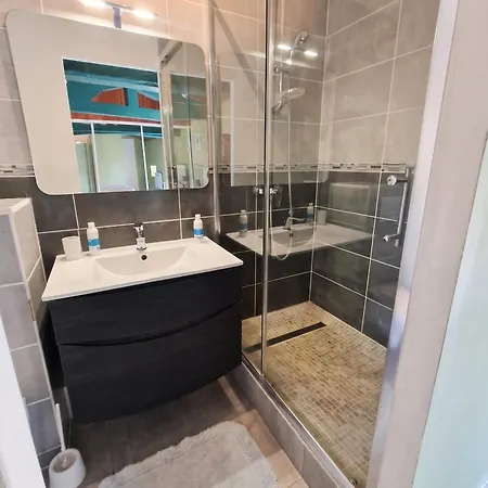 Вилла Spacieuse Avec Piscine Privee A - 330 M²
