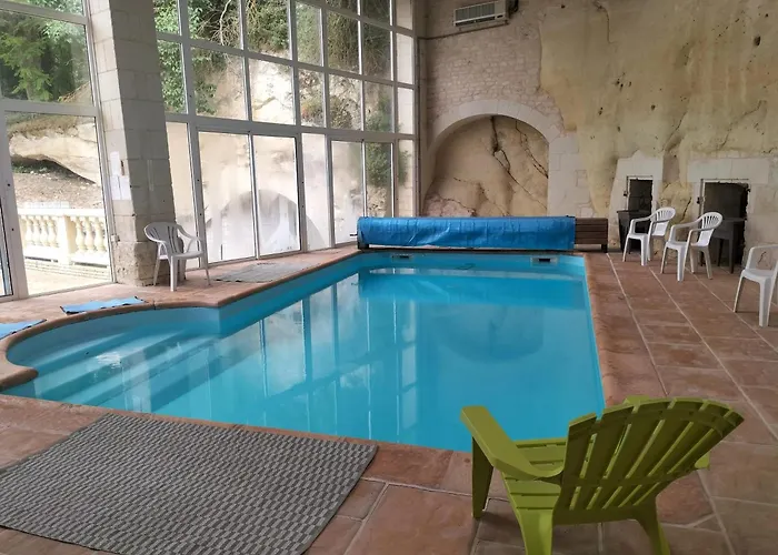فيلة Villa Spacieuse Avec Piscine Privee A Ranton - 330 M² *