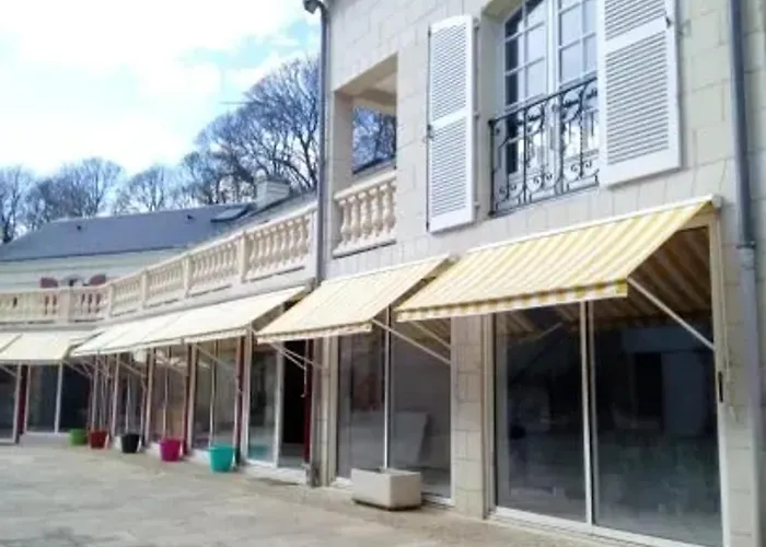 Villa Spacieuse Avec Piscine Privee A Ranton - 330 M² * Ranton