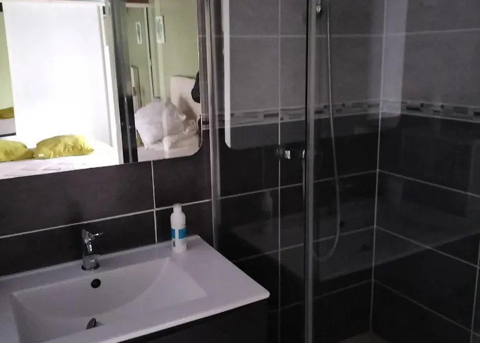 Villa Spacieuse Avec Piscine Privee A Ranton - 330 M² فيلة